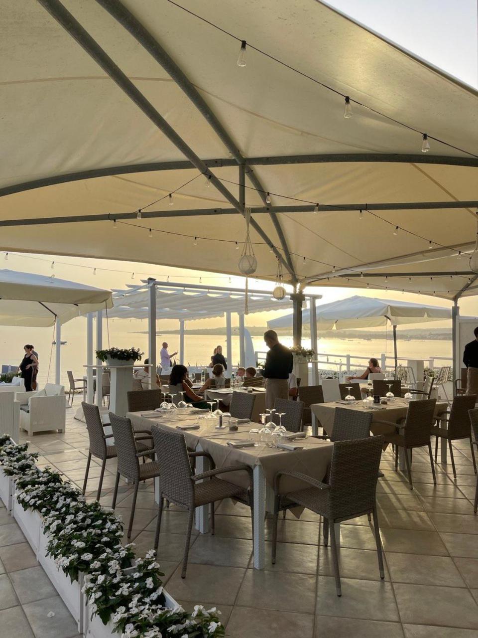 Hotel Maluentu بوتزو ايدو المظهر الخارجي الصورة